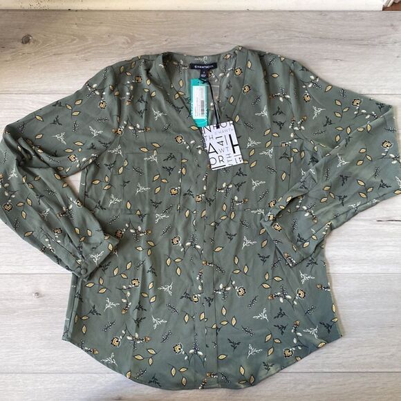 41 HAWTHORN
Astrid Two Pocket Blouse Light Green S Stitch Fix Nwt - Picture 6 of 7